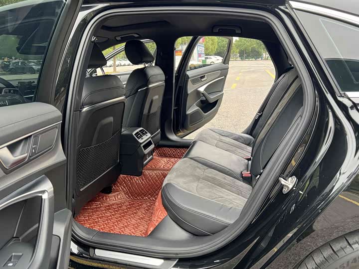 Фото 6 - Audi A6L