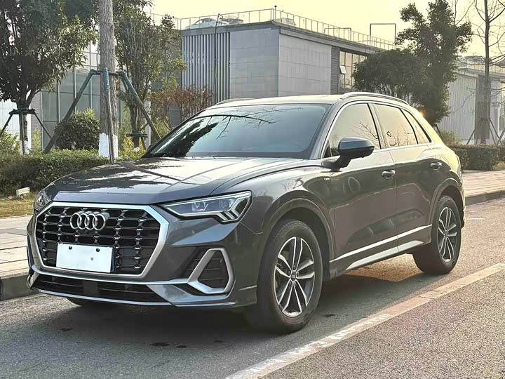 Фото 1 - Audi Q3