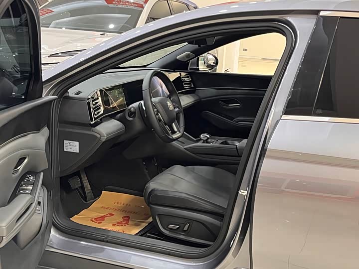 Фото 8 - BYD Qin L