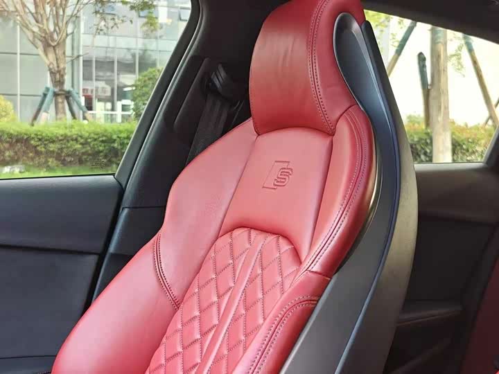 Фото 9 - Audi S4