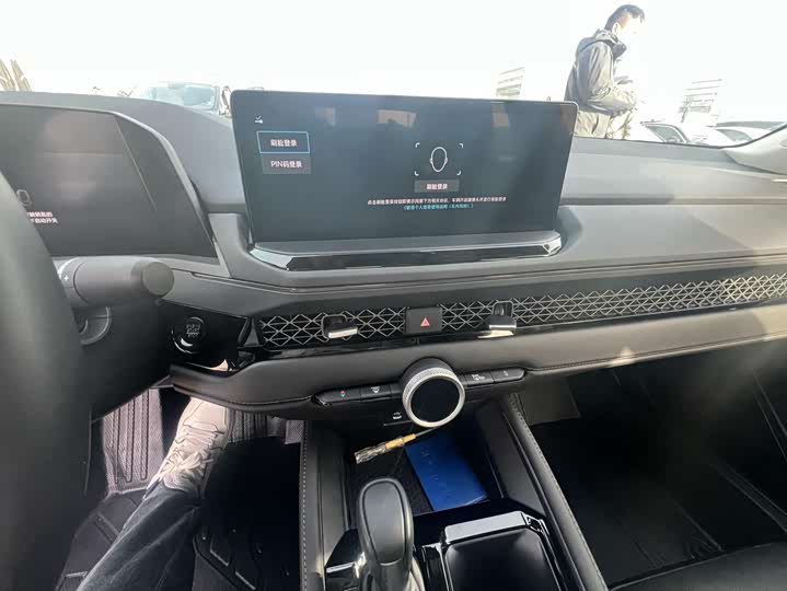 Фото 8 - Honda Accord