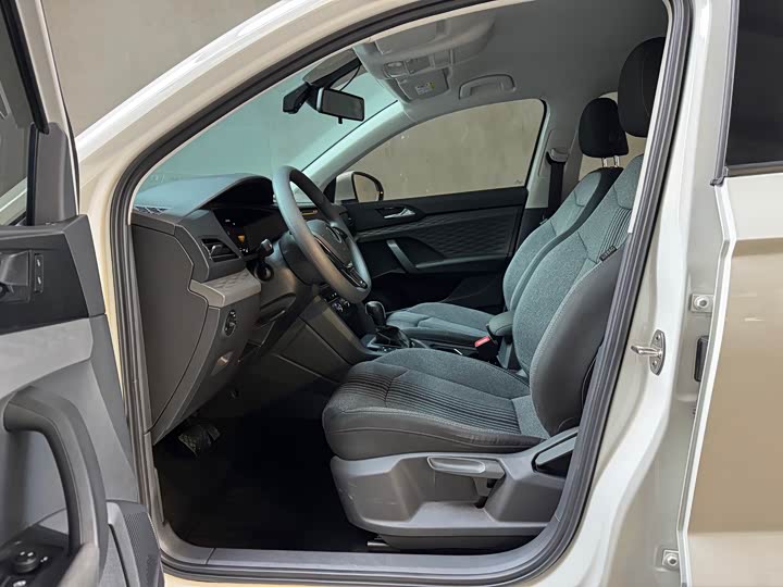 Фото 6 - Volkswagen Tharu