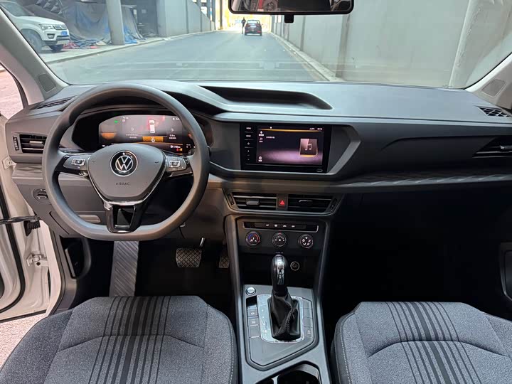 Фото 8 - Volkswagen Tharu