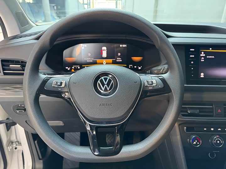 Фото 9 - Volkswagen Tharu