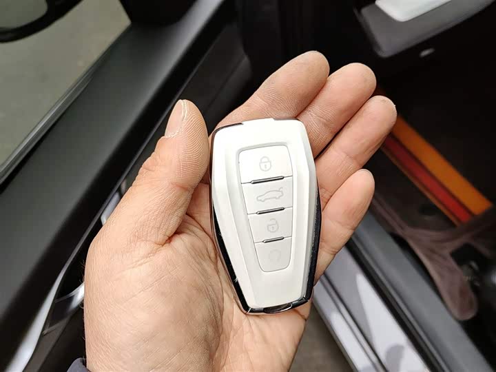 Фото 9 - Geely Preface