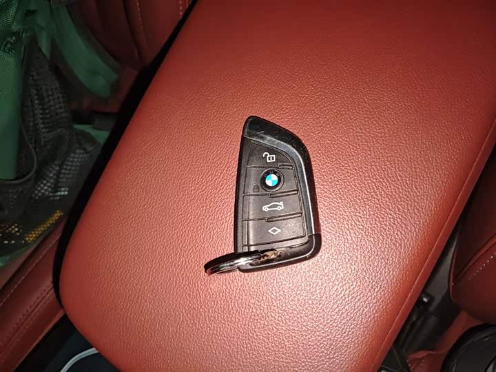 Фото 9 - BMW iX3