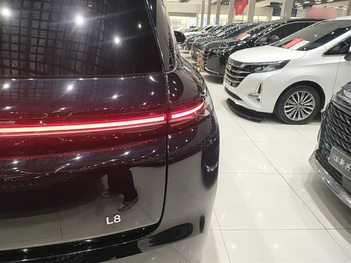 Фото 8 - LiXiang L8