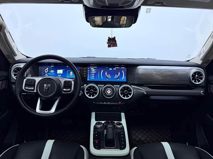 Фото 9 - Tank 300