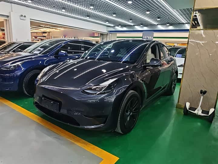 Фото 1 - Tesla Model Y