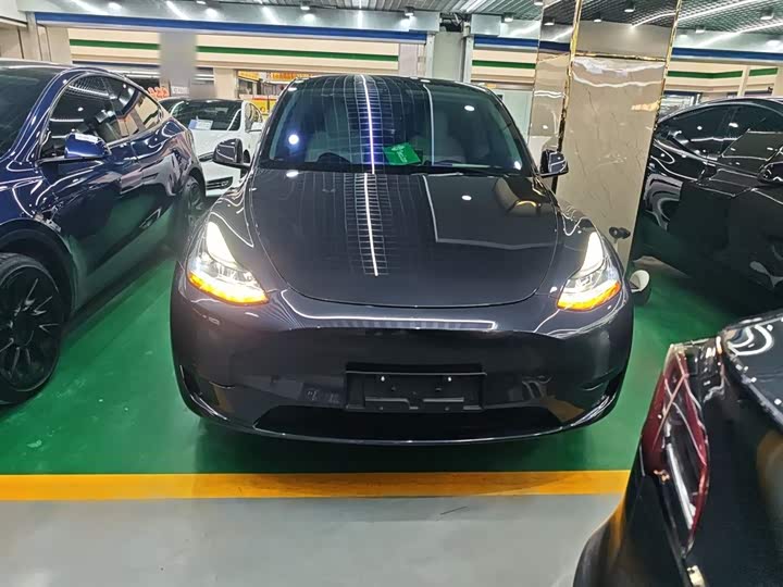Фото 3 - Tesla Model Y