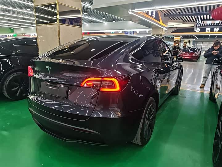 Фото 7 - Tesla Model Y