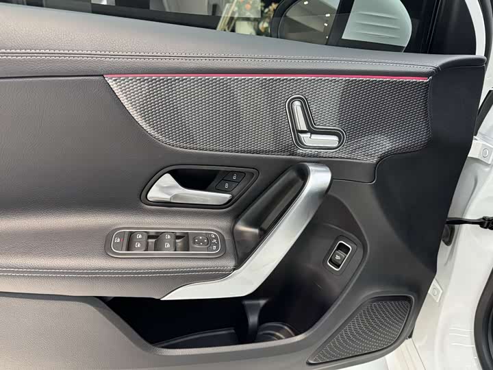 Фото 6 - Mercedes-Benz A-Class