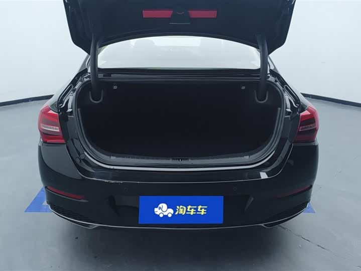 Фото 4 - Hongqi H5