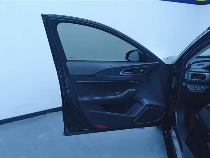 Фото 7 - Hongqi H5