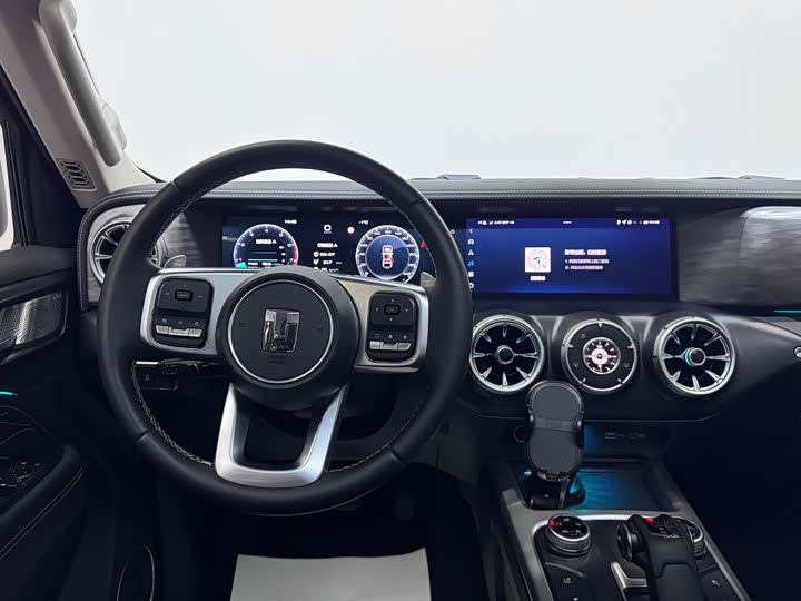 Фото 7 - Tank 300