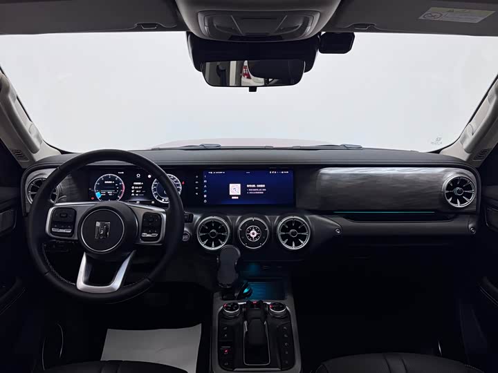 Фото 8 - Tank 300