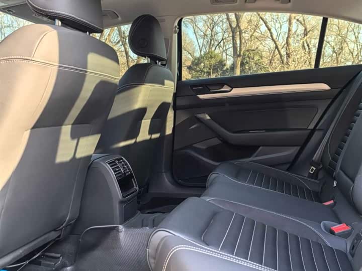 Фото 7 - Volkswagen Magotan