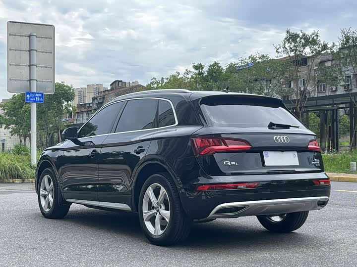 Фото 7 - Audi Q5L