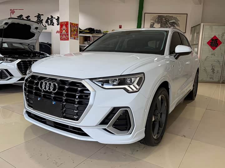 Фото 1 - Audi Q3