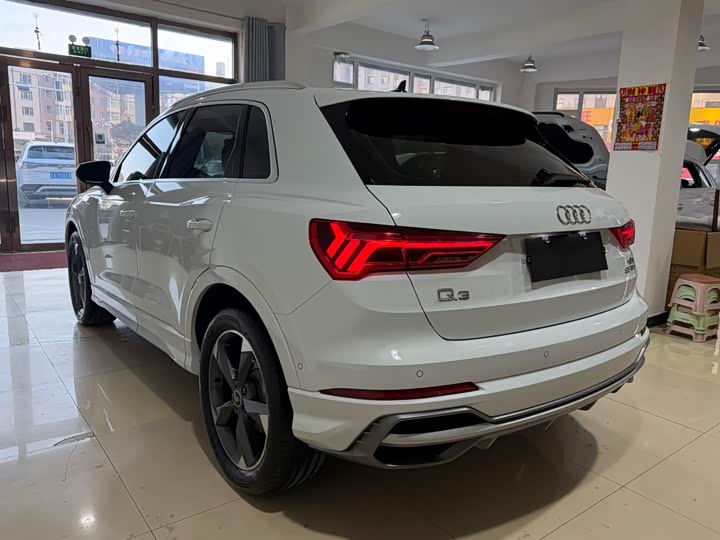 Фото 4 - Audi Q3