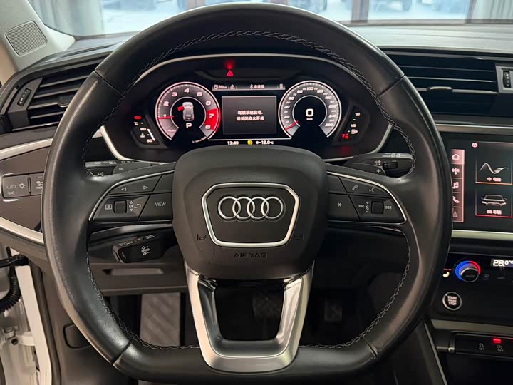 Фото 7 - Audi Q3