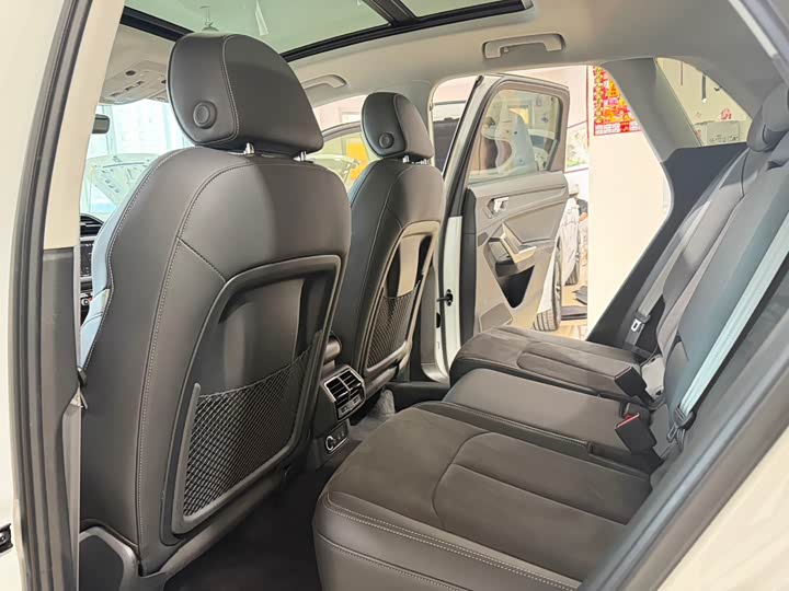 Фото 9 - Audi Q3