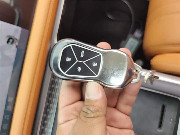 Фото 9 - XPeng G9