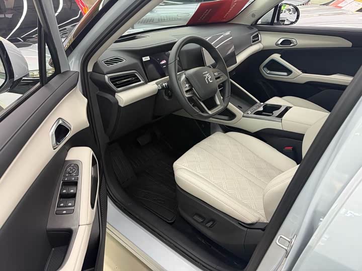 Фото 3 - BYD Yuan Up