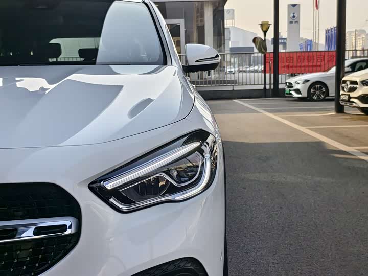 Фото 4 - Mercedes-Benz GLA-Class