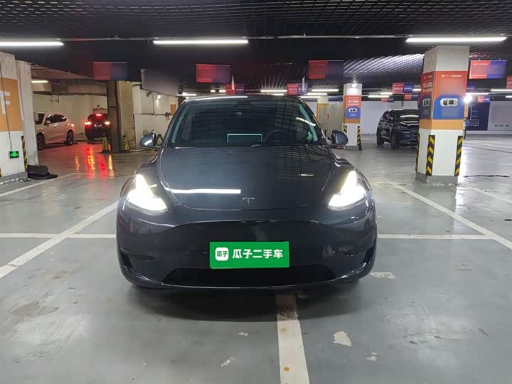 Фото 3 - Tesla Model Y