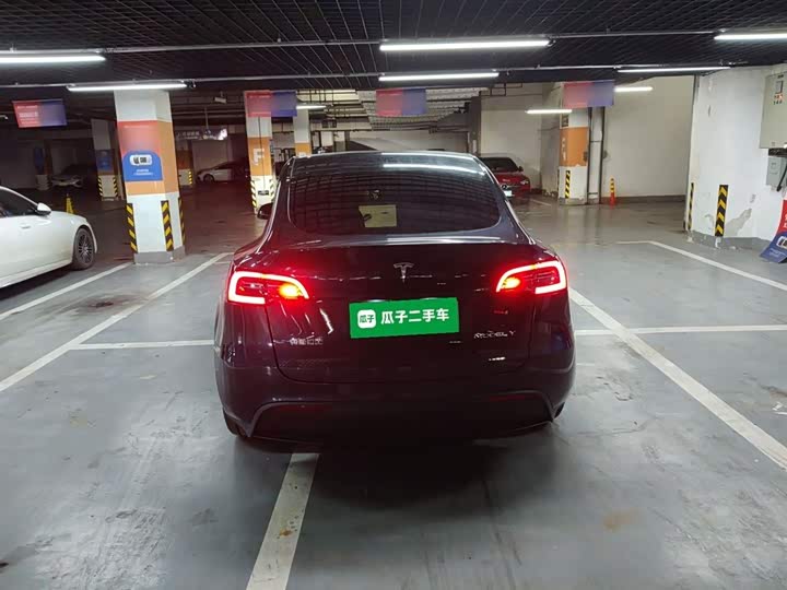 Фото 6 - Tesla Model Y