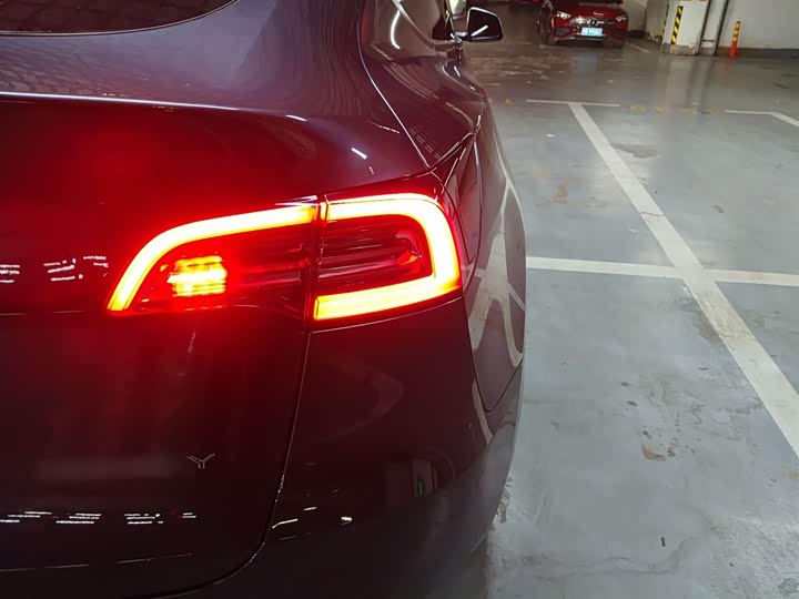 Фото 8 - Tesla Model Y