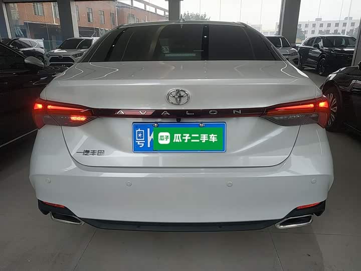 Фото 6 - Toyota Avalon