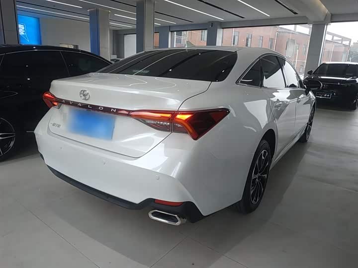 Фото 7 - Toyota Avalon