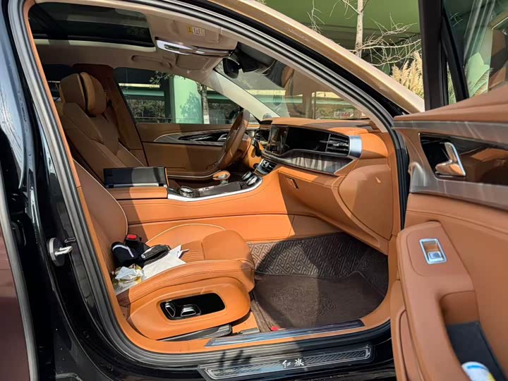 Фото 7 - Hongqi H9