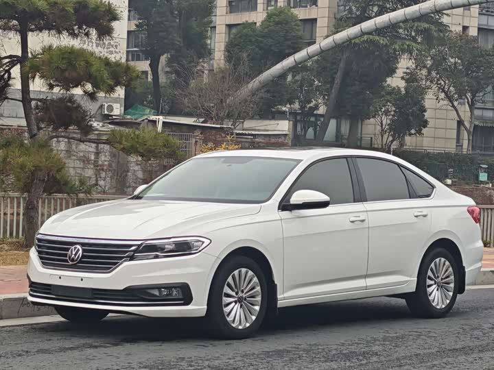 Фото 1 - Volkswagen Lavida