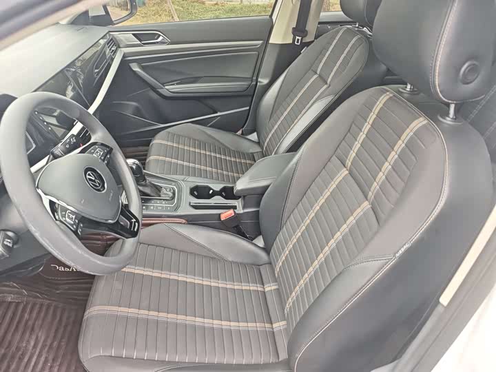 Фото 8 - Volkswagen Lavida