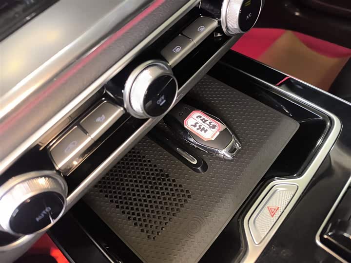 Фото 9 - Hongqi HS5