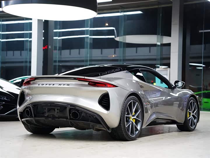 Фото 7 - Lotus Emira