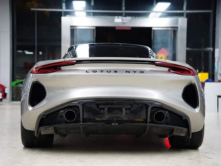 Фото 8 - Lotus Emira