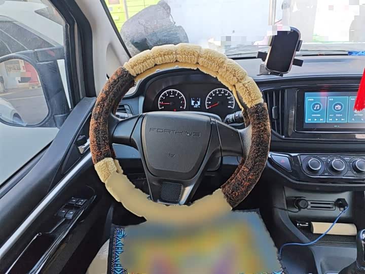 Фото 3 - Dongfeng Forthing Lingzhi M5