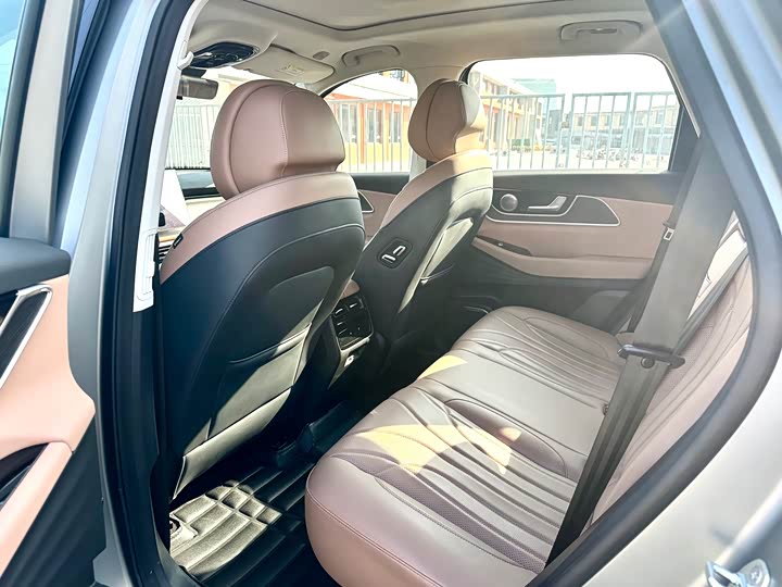 Фото 8 - Chery Tiggo 8L