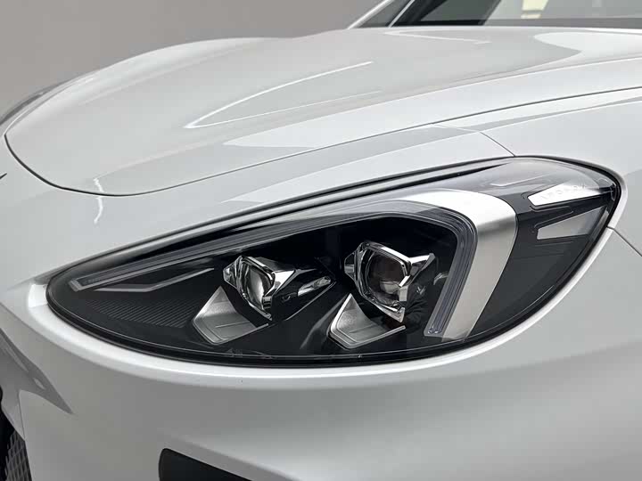 Фото 9 - BAIC Arcfox Alpha T6