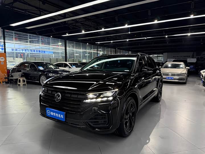 Фото 1 - Volkswagen Touareg