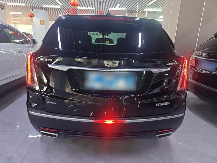 Фото 6 - Cadillac XT5
