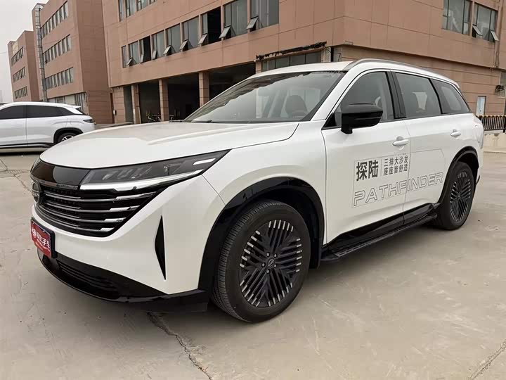 Фото 1 - Nissan Pathfinder