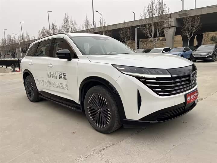 Фото 3 - Nissan Pathfinder