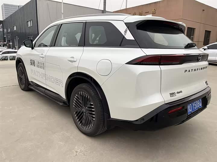 Фото 7 - Nissan Pathfinder