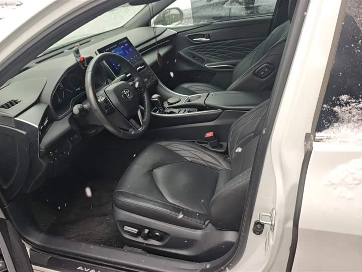 Фото 8 - Toyota Avalon