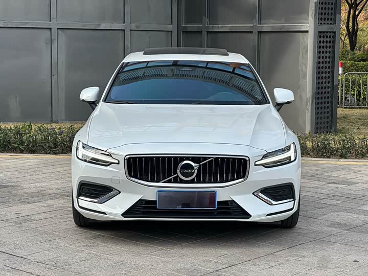 Фото 2 - Volvo S60